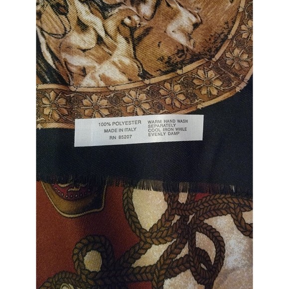 Vintage equestrian scene scarf - Picture 3 of 3